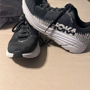 Hoka Women’s Rincon Black and White Athletic Shoes size 9
